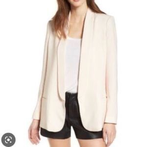 Fitted cream blazer